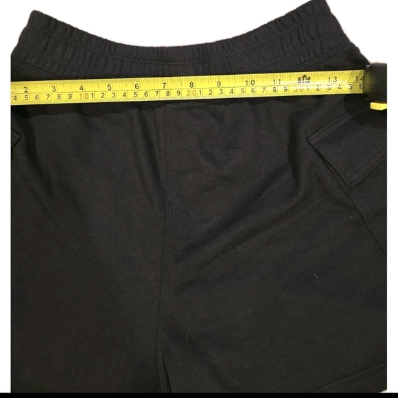 NWT DKNY Women’s Cargo Shorts Small Black Elastic Pockets Lounge Casual - Picture 7 of 7